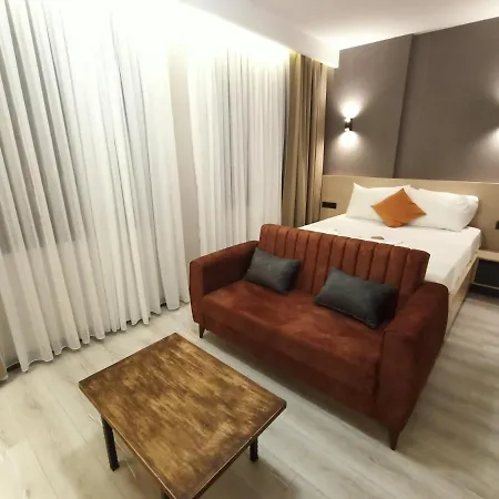 Ξενοδοχείο με διαμερίσματα New Falcon